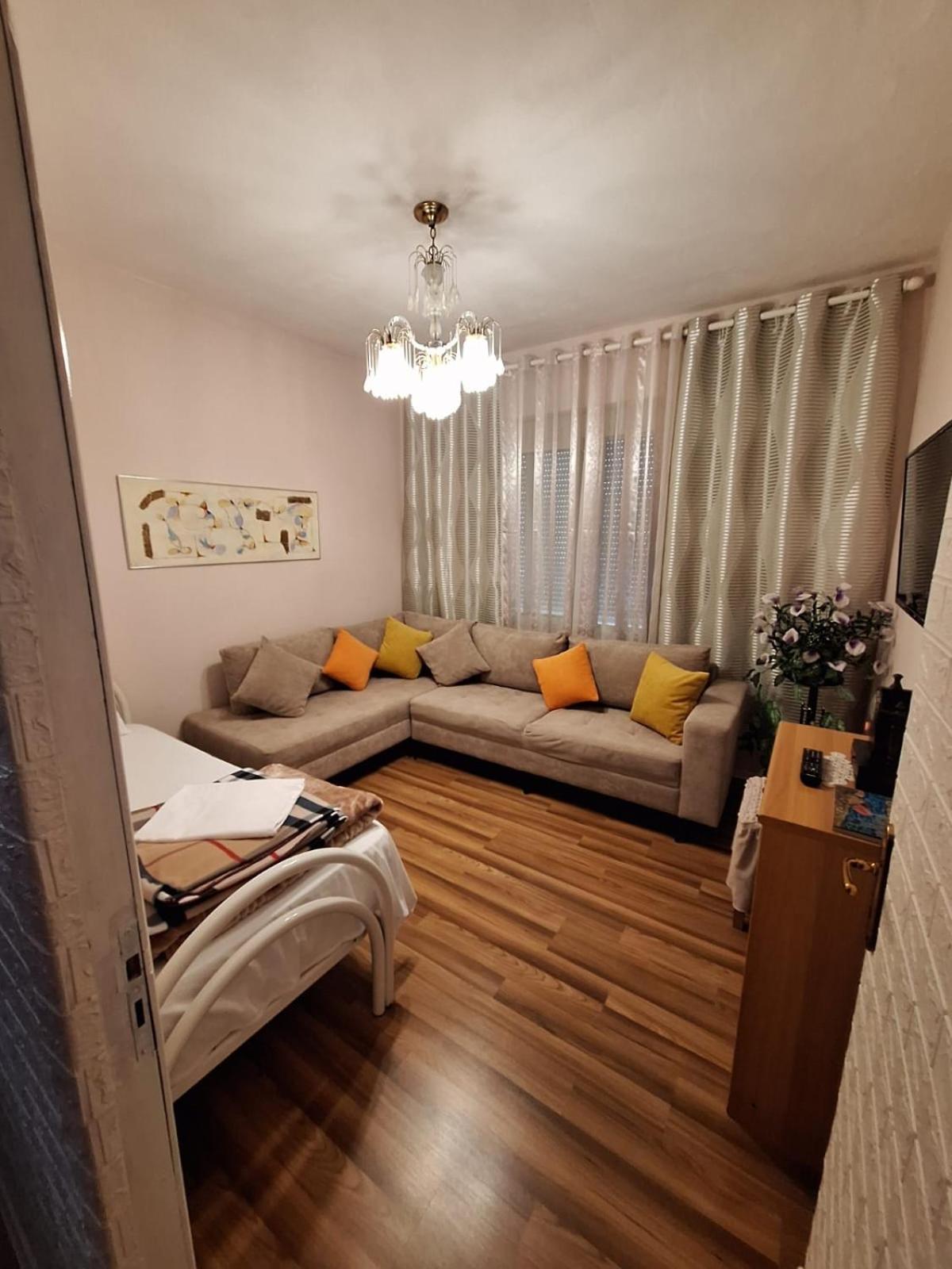 Appartamento Cozyflat In The Middle Of Tirana Esterno foto
