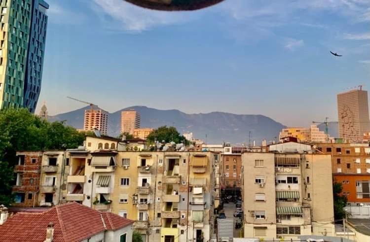 Appartamento Cozyflat In The Middle Of Tirana Esterno foto
